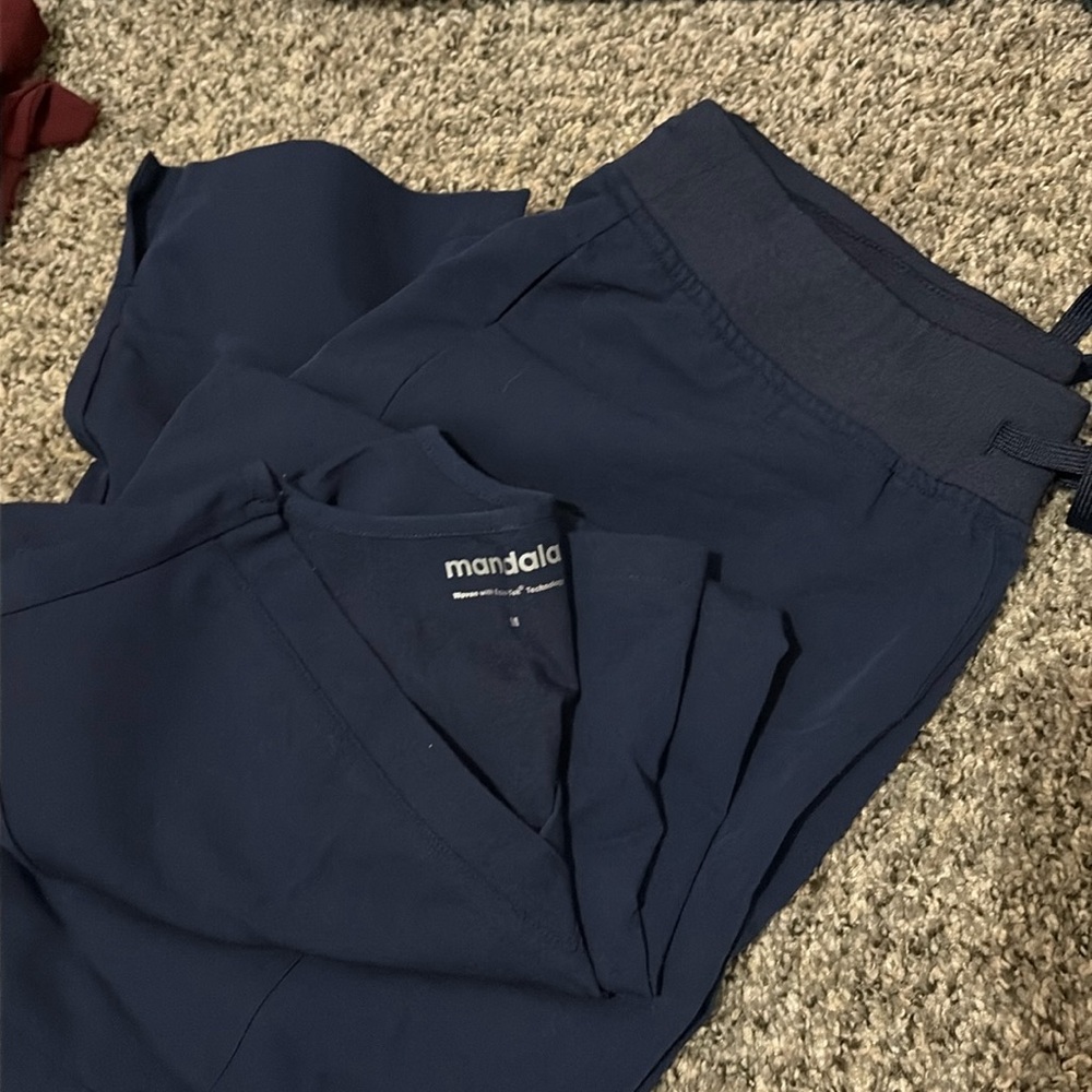 Mandala Scrub Navy Medium Set
